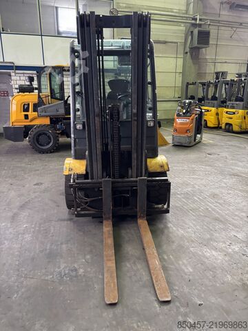 LPG Forklifts Jungheinrich TFG425 5m/ 4466mh/ 2010y