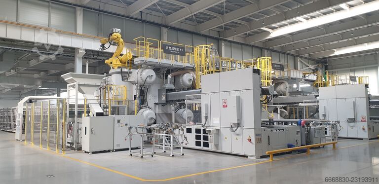 Injection molding machine ENGEL DUO23050/3200