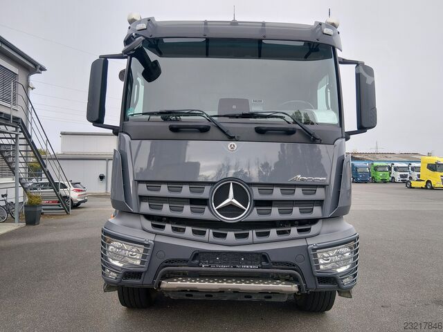 Tipper truck Mercedes-Benz Arocs 3246 Meiller Bordmatic links
