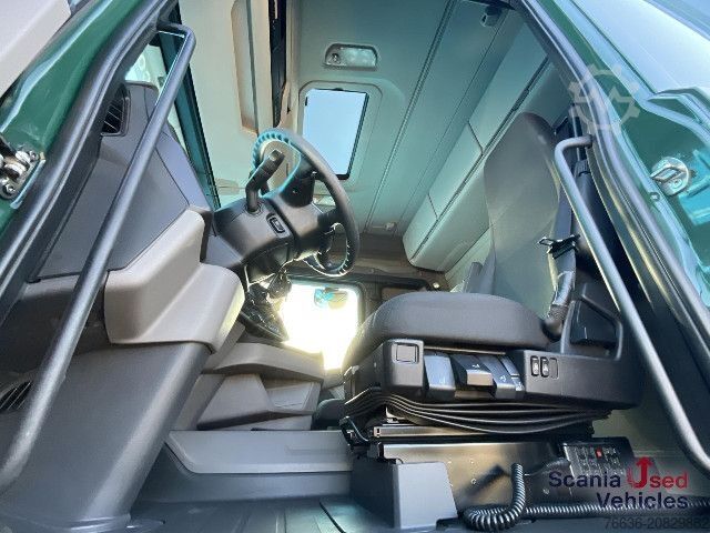 Hazardous materials truck Scania R 410 A4x2NA DIFF-L LED RETARDER ADR FL