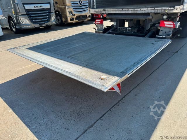 Reefer semitrailer WEB-TRAILER TKS 18 * KÜHLKOFFER * CARRIER VECTOR 1350 * SAF