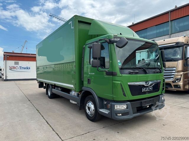 LKW mit Kofferaufbau MAN TGL 12.220 * KOFFER/GETRÄNKE AUFBAU * LBW * KLIM