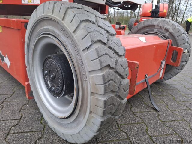 Teleskop-Gelenk Arbeitsbühne JLG E300AJP