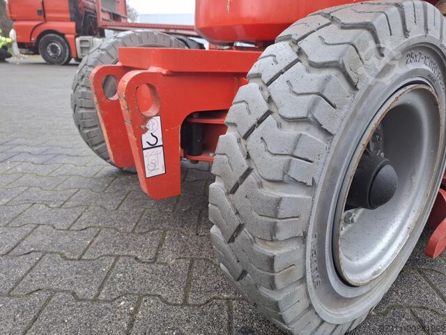 Teleskop-Gelenk Arbeitsbühne JLG E300AJP