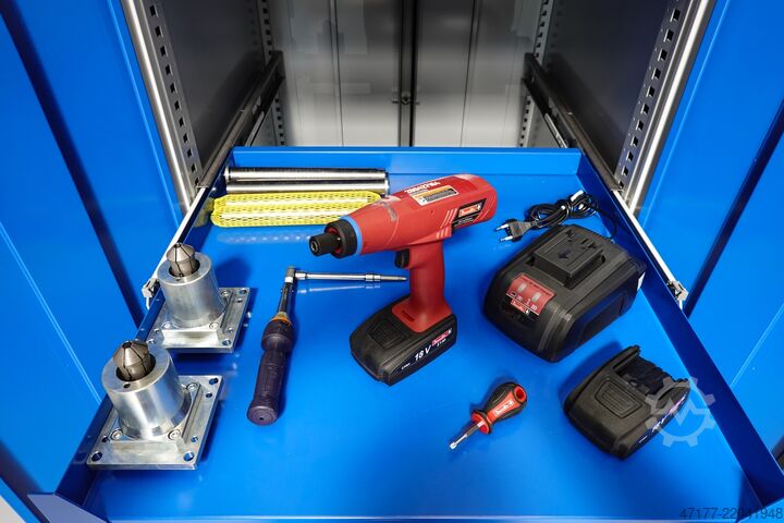 Vehicle vibration testing AKE Shakersystem for Vehicles NVH Prüfstand