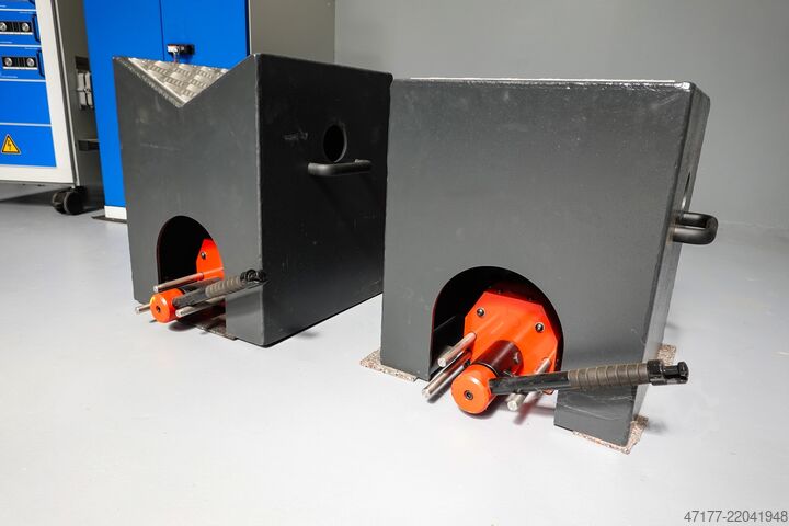 Vehicle vibration testing AKE Shakersystem for Vehicles NVH Prüfstand