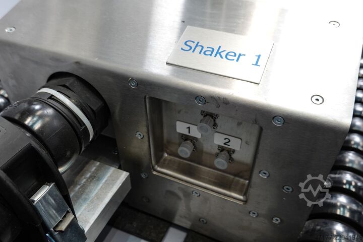 Vehicle vibration testing AKE Shakersystem for Vehicles NVH Prüfstand