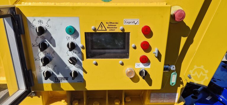 Work platform LEO 23 GT + trailer Teupen hyLIFT LEO 23 GT