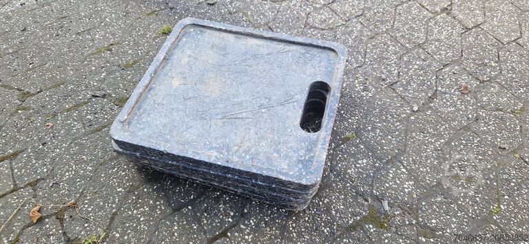 Work platform LEO 23 GT + trailer Teupen hyLIFT LEO 23 GT