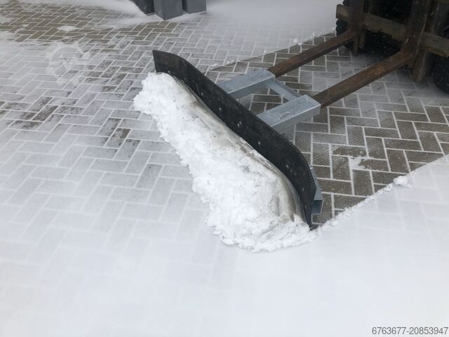 Rubberschuif sneeuwschuif Modderschuif tbv heftruck lepelinsteek RUBBERSCHUIF SNEEUWSCHUIF Modderschuif tbv heftruck lepelinsteek