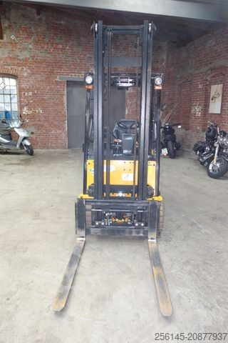 Front loader forklift HYUNDAI 18BT-9U  UVV Neu  4,25m Hubh 1680kg Ladegerät