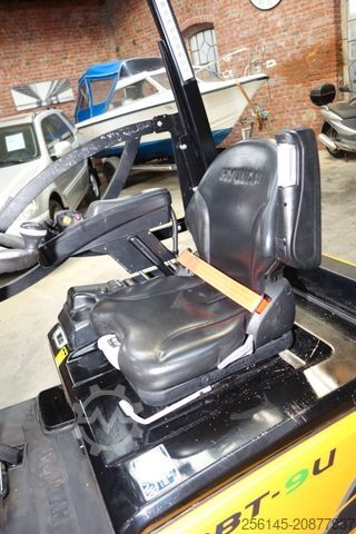 Front loader forklift HYUNDAI 18BT-9U  UVV Neu  4,25m Hubh 1680kg Ladegerät