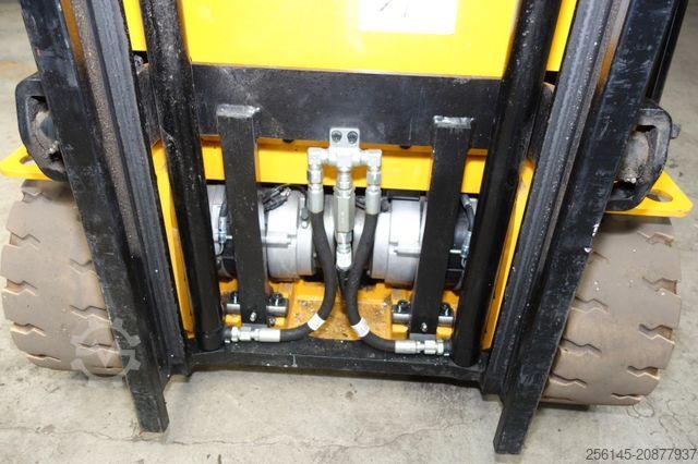 Front loader forklift HYUNDAI 18BT-9U  UVV Neu  4,25m Hubh 1680kg Ladegerät