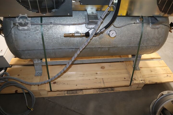 8 kW piston compressor with dryer + tank Renner RIKO 1400/500 M-KT