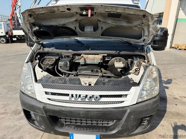 Truck with fixed flatbed Iveco DAILY 35C15