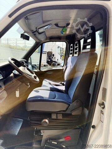 Truck with fixed flatbed Iveco DAILY 35C15