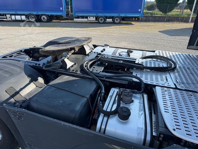 Standard tractor unit daf XF 510