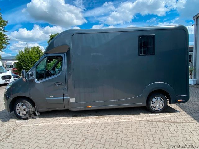 Livestock transporter RENAULT Master STX 3 Sitzer  Automatik Haras / Hengste