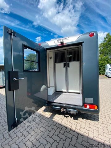 Livestock transporter RENAULT Master STX 3 Sitzer  Automatik Haras / Hengste