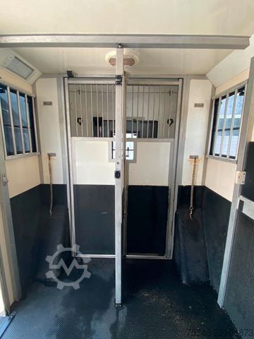 Livestock transporter RENAULT Master STX 3 Sitzer  Automatik Haras / Hengste