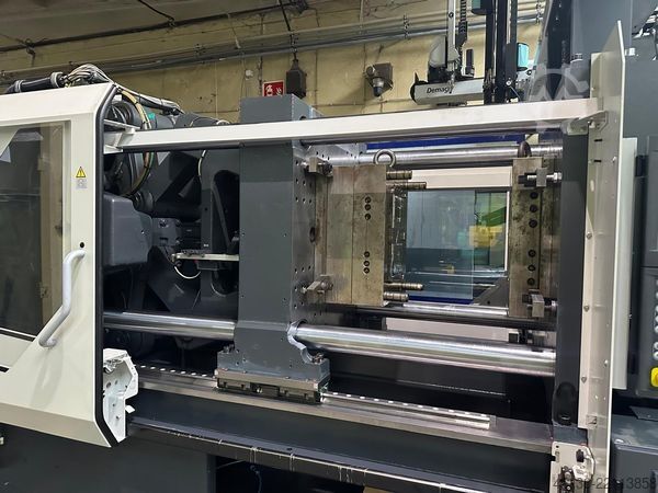 Injection molding machine Sumitomo Demag Systec 350/720-2300