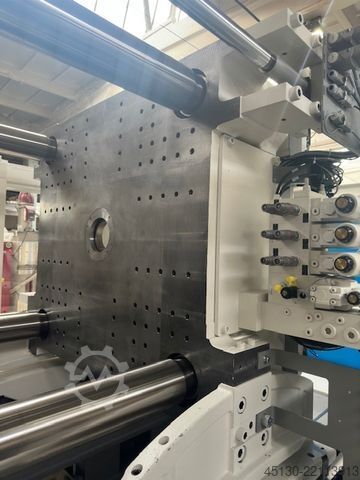 Injection molding machine Krauss Maffei 