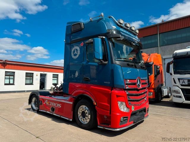 Volume tractor unit MERCEDES-BENZ ACTROS 1853 * GIGASPACE * STANDKLIMA * TV *ALCOA