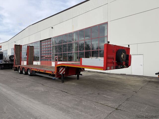 Low loader semitrailer Kässbohrer LB3E  3 Achs Satteltieflader, komplett überfahrbar