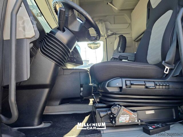 Standard tractor unit FORD FMAX 500 AUTOM RETARDER PRESA DI FO