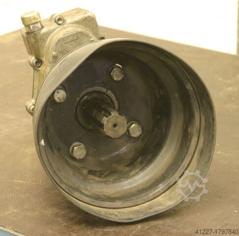 Zapfwellengetriebe 1:4 BYPY für Hydraulikpumpe