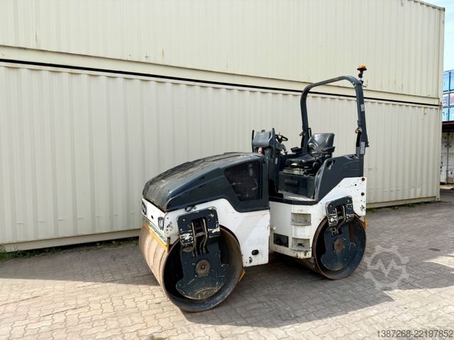 Single drum roller BOMAG BW135AD-5 / 2015 BJ / 1.979H / 3.9 T