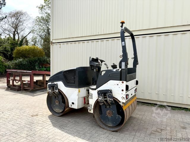 Single drum roller BOMAG BW135AD-5 / 2015 BJ / 1.979H / 3.9 T