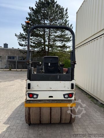 Single drum roller BOMAG BW135AD-5 / 2015 BJ / 1.979H / 3.9 T