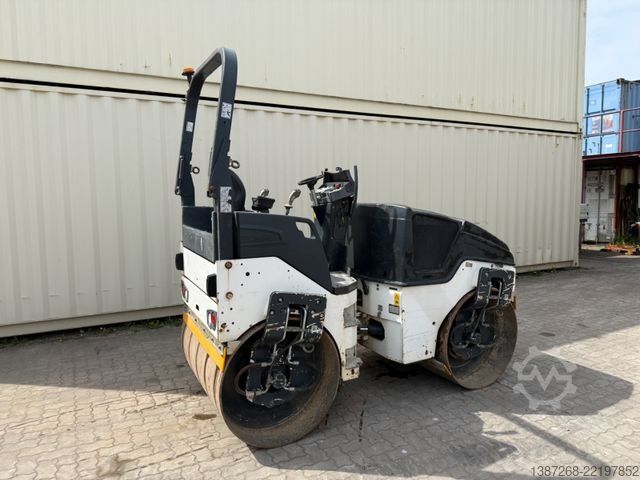 Single drum roller BOMAG BW135AD-5 / 2015 BJ / 1.979H / 3.9 T
