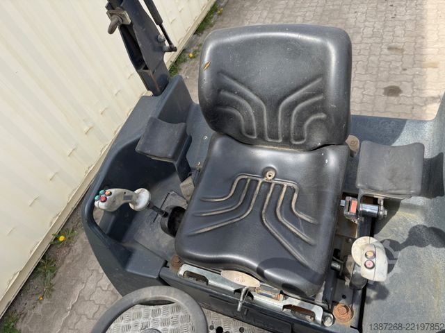 Single drum roller BOMAG BW135AD-5 / 2015 BJ / 1.979H / 3.9 T