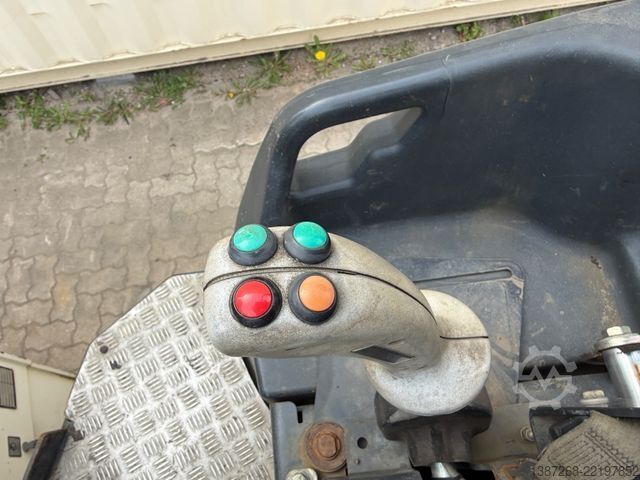 Single drum roller BOMAG BW135AD-5 / 2015 BJ / 1.979H / 3.9 T