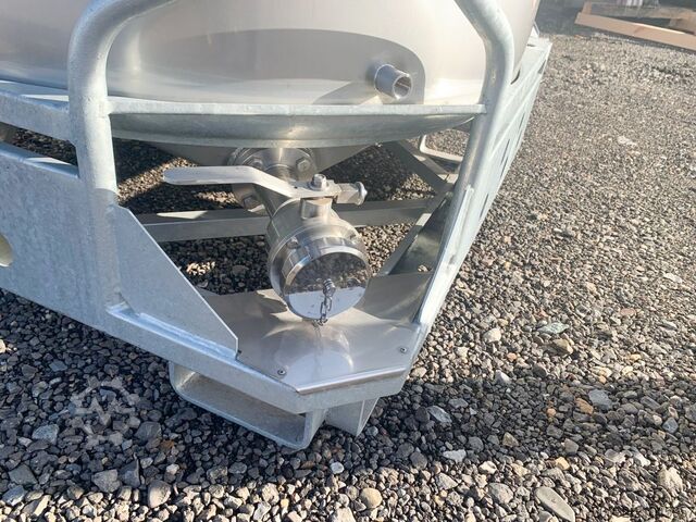 565 liter heated container made of V2A stainless steel Azzini S16300