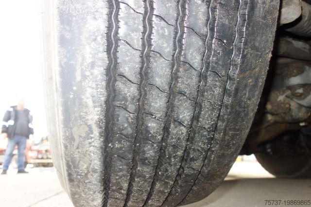 Tipper truck VOLVO FH 550 Kipper + Heuser Kipper AH