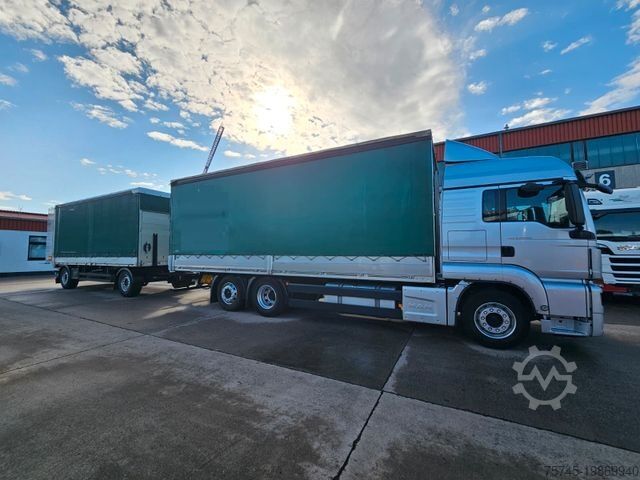 Flatbed truck with tarp MAN TGS 26.460 * GESAMTZUG *  VOLLLUFT * LIFT * ACC