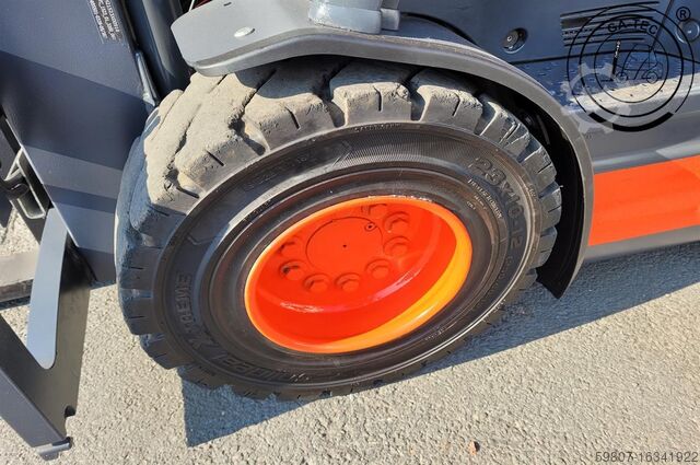 Electric 4-wheel Linde E30HL-01/600