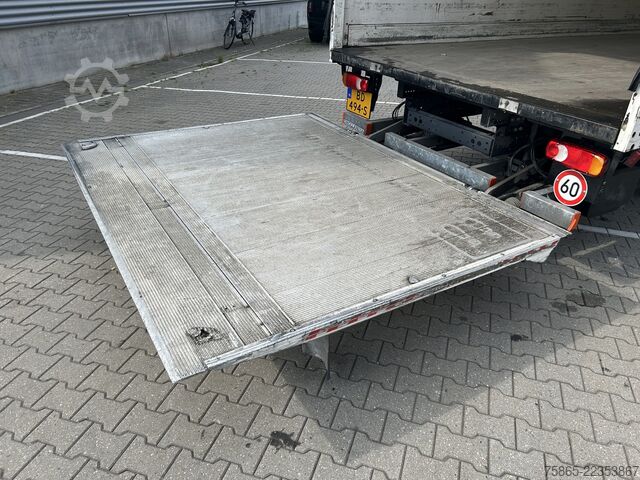 Box body DAF LF 230 FA / 12 Ton / Tacho V2 / Box / Laadklep ...