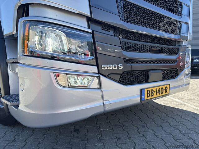 Standard tractor Scania 590S V8 Highline / Retarder / Leder / Vol Lucht...
