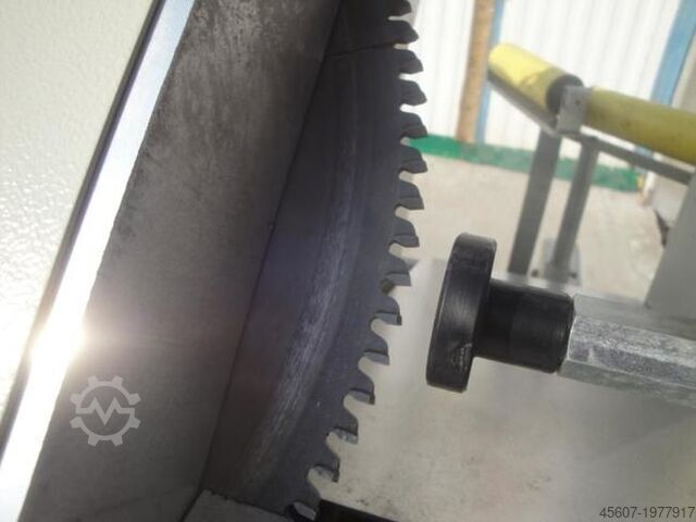 Saw 2 a head for precision cutting of aluminum Saw 2 a head for precision cutting of aluminum Saw 2 a head for precision cutting of aluminum
