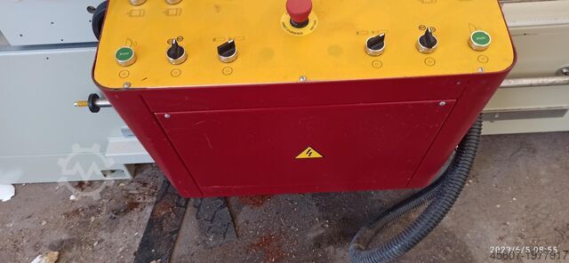 Saw 2 a head for precision cutting of aluminum Saw 2 a head for precision cutting of aluminum Saw 2 a head for precision cutting of aluminum