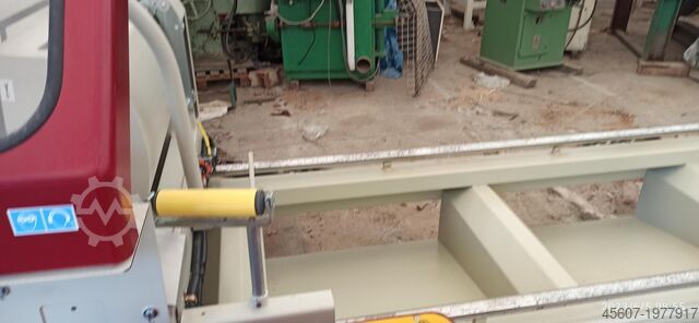 Saw 2 a head for precision cutting of aluminum Saw 2 a head for precision cutting of aluminum Saw 2 a head for precision cutting of aluminum