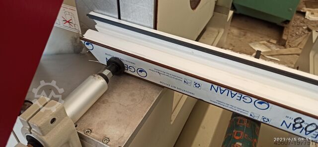 Saw 2 a head for precision cutting of aluminum Saw 2 a head for precision cutting of aluminum Saw 2 a head for precision cutting of aluminum