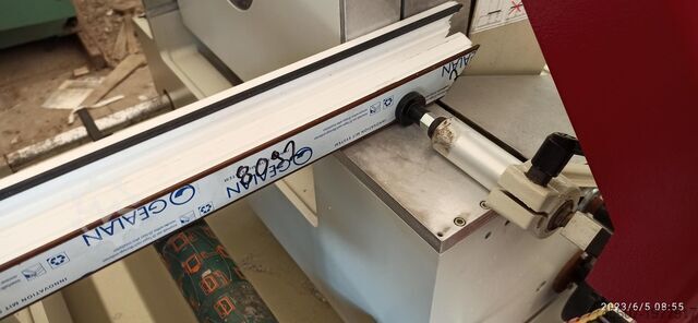 Saw 2 a head for precision cutting of aluminum Saw 2 a head for precision cutting of aluminum Saw 2 a head for precision cutting of aluminum