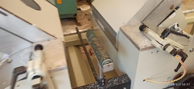 Saw 2 a head for precision cutting of aluminum Saw 2 a head for precision cutting of aluminum Saw 2 a head for precision cutting of aluminum