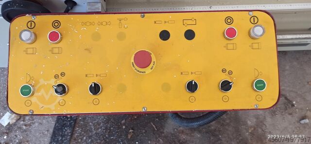 Saw 2 a head for precision cutting of aluminum Saw 2 a head for precision cutting of aluminum Saw 2 a head for precision cutting of aluminum