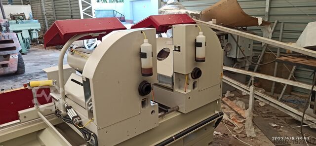 Saw 2 a head for precision cutting of aluminum Saw 2 a head for precision cutting of aluminum Saw 2 a head for precision cutting of aluminum